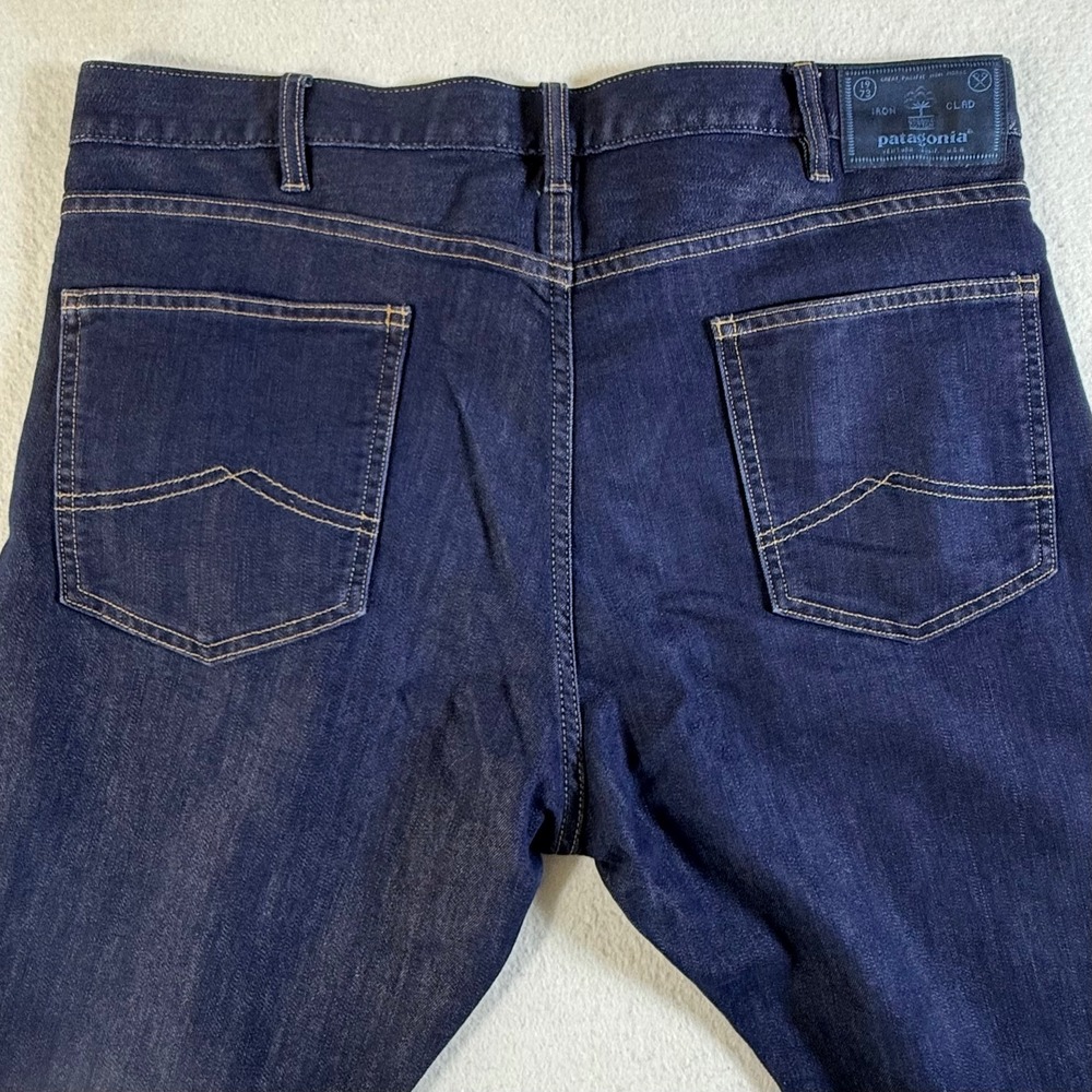 Patagonia Straight Fit Jeans Mens 36x32 Organic Cotton Stretch Dark Wash Indigo - Picture 3 of 12